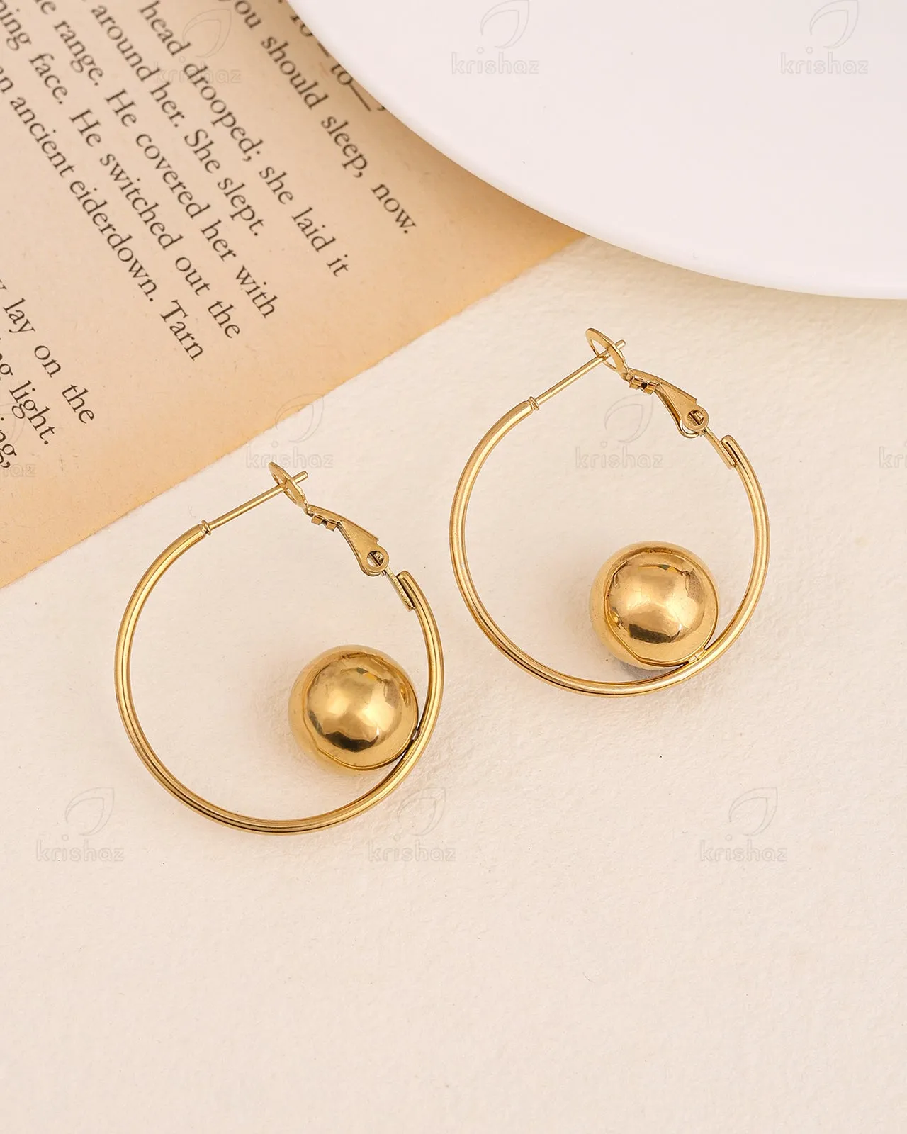 Saturn Fashionable Hoops